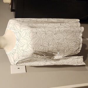 Banana Republic long sleeve cozy club top black and white size XL